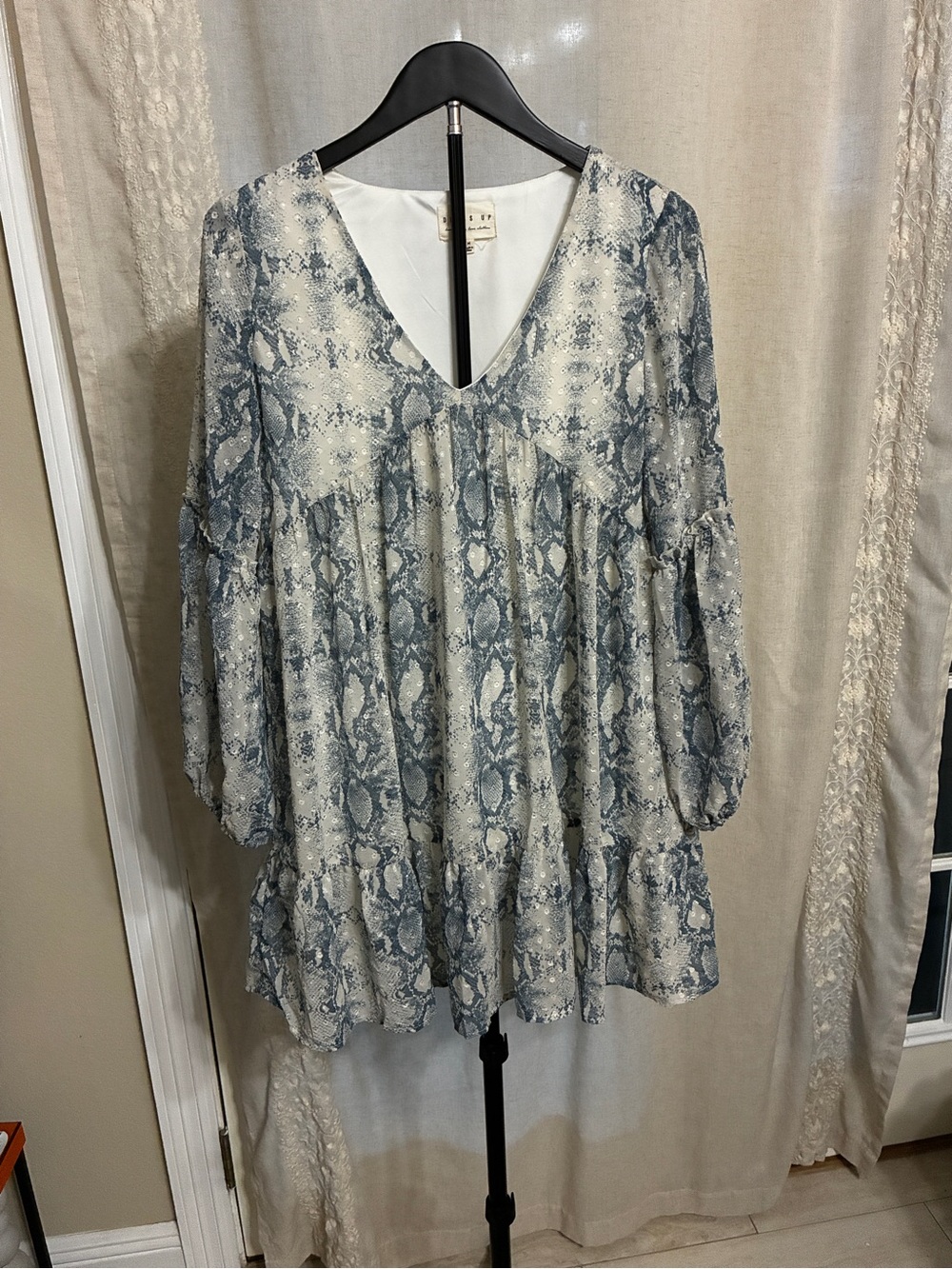 V-Neck Blue Snake Print Babydoll Tunic Top size m